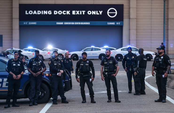 <strong>A contingency of Memphis police officers await activists as they conclude a pro-Palestinian protest that shut the Interstate 40 bridge over the Mississippi River Feb. 3.</strong> (Patrick Lantrip/The Daily Memphian)