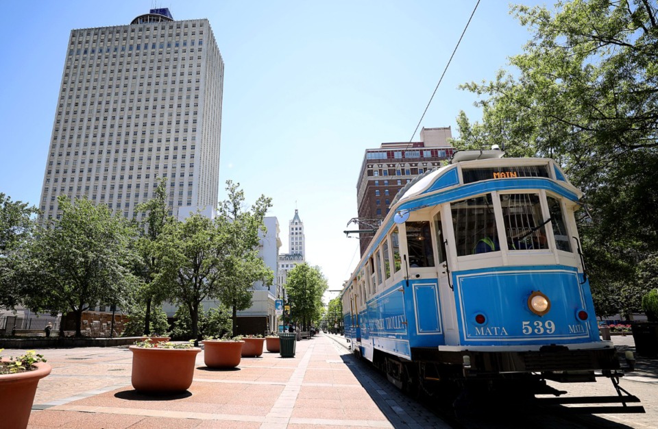 <strong>The Downtown Memphis Commission&rsquo;s Downtown Mobility Authority will continue to be the property owner of the tower, left, until the term of the PILOT is completed. After that, the ownership will be transferred to 100 North Main LLC.</strong> (The Daily Memphian file)