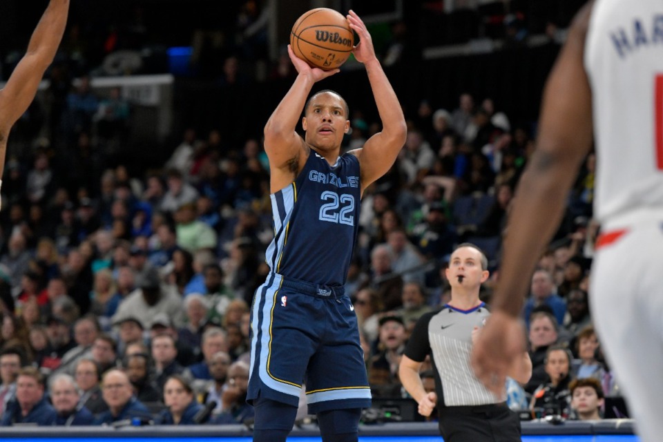 <strong>The Memphis Grizzlies say guard Desmond Bane (22) is expected to get back on the floor within the next three to five weeks.</strong> (Brandon Dill/AP file)