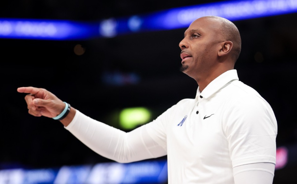 <strong>University of Memphis coach Penny Hardaway motions to his offense during a Feb. 25, 2024 game against FAU.</strong> (Patrick Lantrip/The Daily Memphian)