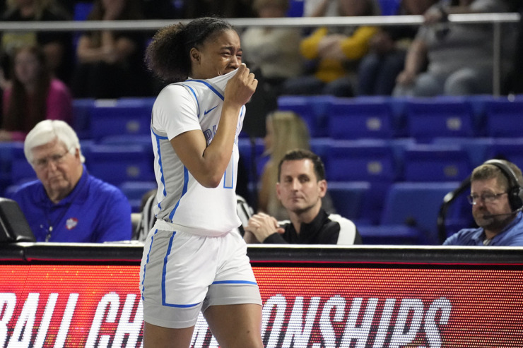 <strong>Bartlett's Carrington Jones (1) walks to the bench in the final minutes of Bartlett&rsquo;s loss to Bradley Central in the Class 4A championship basketball game March 9 in Murfreesboro, Tenn.</strong> (Mark Humphrey/Special to The Daily Memphian)