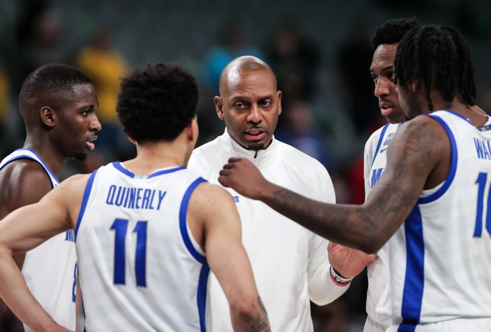 <strong>University of Memphis head coach Penny Hardaway talks to his team in a huddle during a Thursday, March 14, game against Wichita State in Ft. Worth, Texas. The Tigers lost in their fist game in the 2024 AAC Tournament.</strong> (Patrick Lantrip/The Daily Memphian)