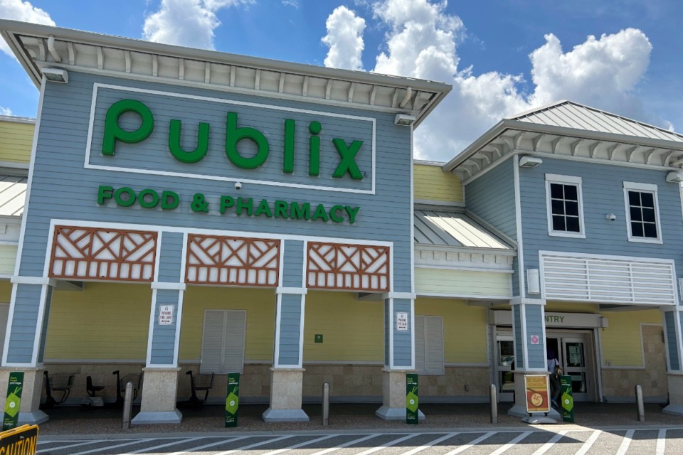 <strong>A Publix grocery store is shown in in Neptune Beach, Fla., Wednesday, Aug. 9, 2023. </strong>&nbsp;(AP Photo/Mark Long)