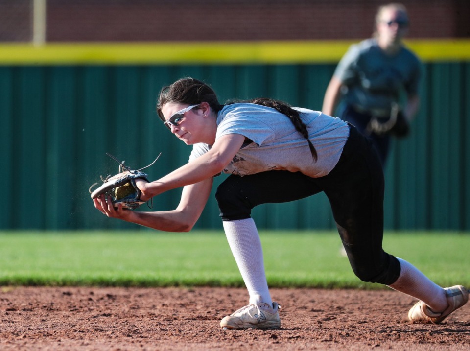 <strong>Arlington High School softball player Addie Graham makes a catch in practice Apr. 22, 2022.</strong> (Patrick Lantrip/The Daily Memphian file)