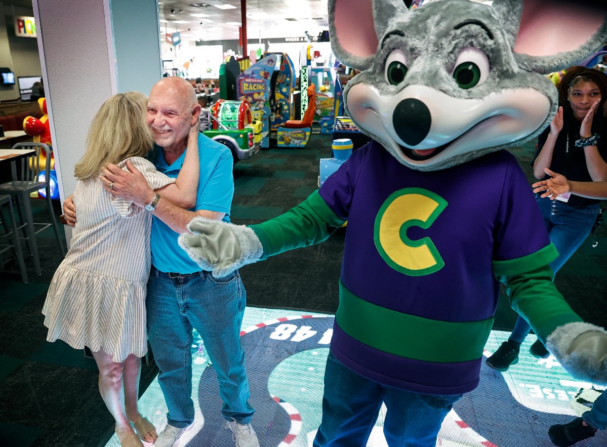 Memphis: This 80-year-old had his birthday at Chuck E. Cheese - Memphis ...