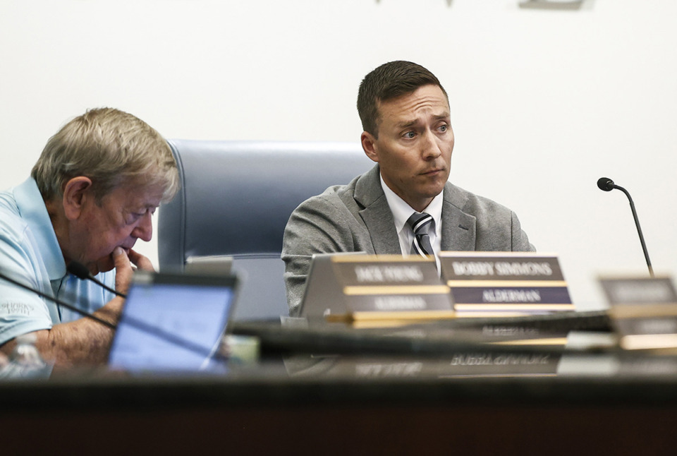 <strong>Bartlett chief administrative officer Steve Sones (right) during a Bartlett Board of Mayor and Aldermen meeting on July 25, 2023.</strong> (Mark Weber/The Daily Memphian file)