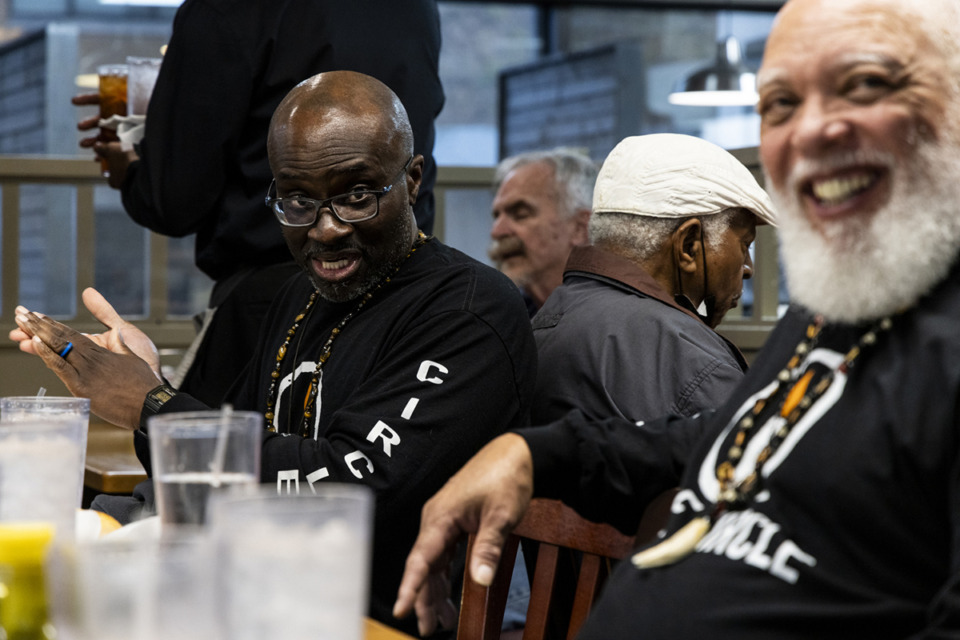 <strong>Eldra Jackson III, left, and James McLeary, right, eat at The Cupboard after the leaders from Inside Circle and Inward Journey have been working with Shelby County Jail inmates.</strong> (Brad Vest/Special to The Daily Memphian)