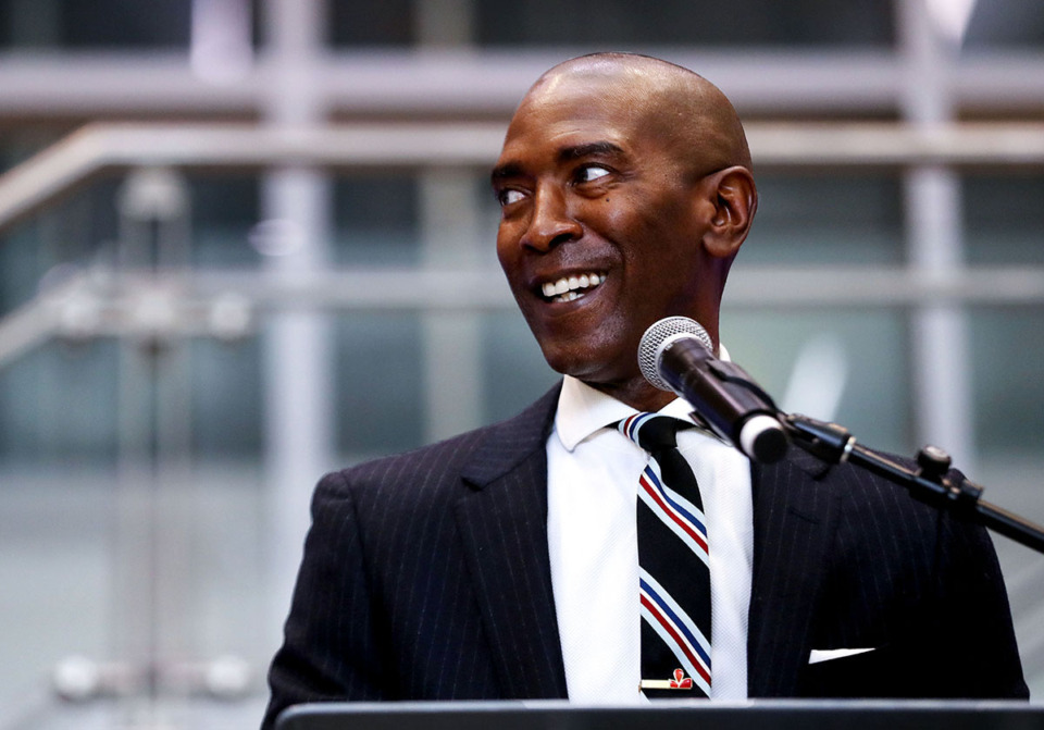 <strong>Elliot Perry speaks at a ceremony honoring his late coach Larry Finch at the University of Memphis in 2021.</strong> (Patrick Lantrip/The Daily Memphian file)