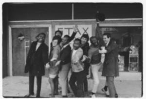 <strong>Booker T. Jones, Donald &ldquo;Duck&rdquo; Dunn, David Porter, Al Jackson Jr., Bonnie Bramlett, Delaney Bramlett, Isaac Hayes, Steve Cropper pose for a photo.</strong>&nbsp;(Courtesy Don Nix Collection/OKPOP)