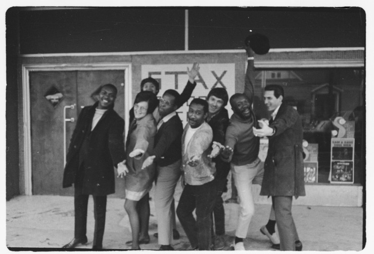 Booker T. Jones, Donald &ldquo;Duck&rdquo; Dunn, David Porter, Al Jackson Jr., Bonnie Bramlett, Delaney Bramlett, Isaac Hayes, Steve Cropper pose for a photo.&nbsp;(Courtesy Don Nix Collection/OKPOP)