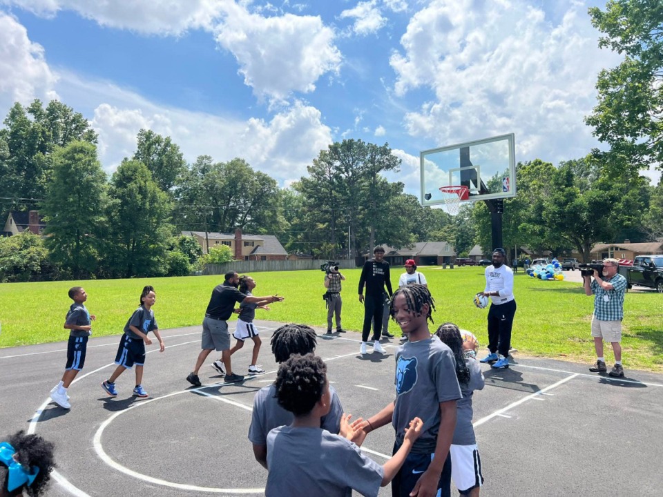 <strong>Memphis Grizzlies player GG Jackson sets up&nbsp;layup lines with students at Fox Meadows Elementary School.</strong> (Drew Hill/The Daily Memphian)