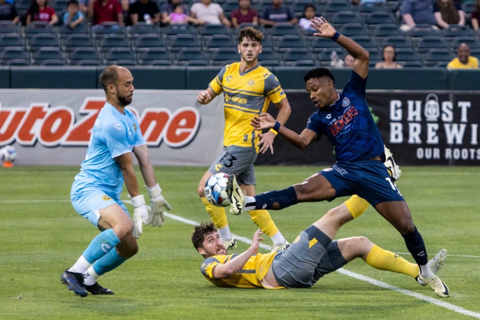 <strong>Marlon Santos attempts a shot during Saturday&rsquo;s game versus the Pittsburgh Riverhounds at AutoZone Park.</strong> (Brad Vest/Special to The Daily Memphian)