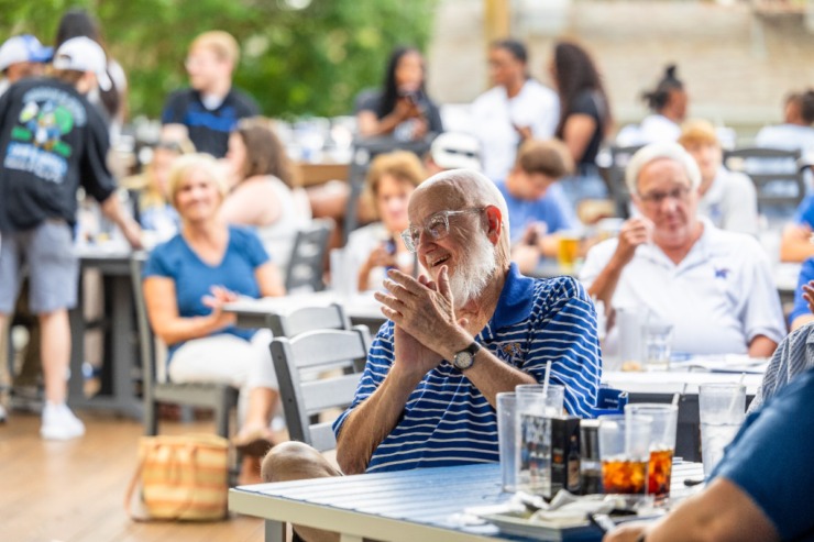 <strong>Fans clap for University of Memphis baseball caoch Matt Riser during the second Tiger Tour at Brookhaven Pub &amp; Grill Thursday, May 30, 2024.&nbsp;</strong> (Benjamin Naylor/The Daily Memphian)