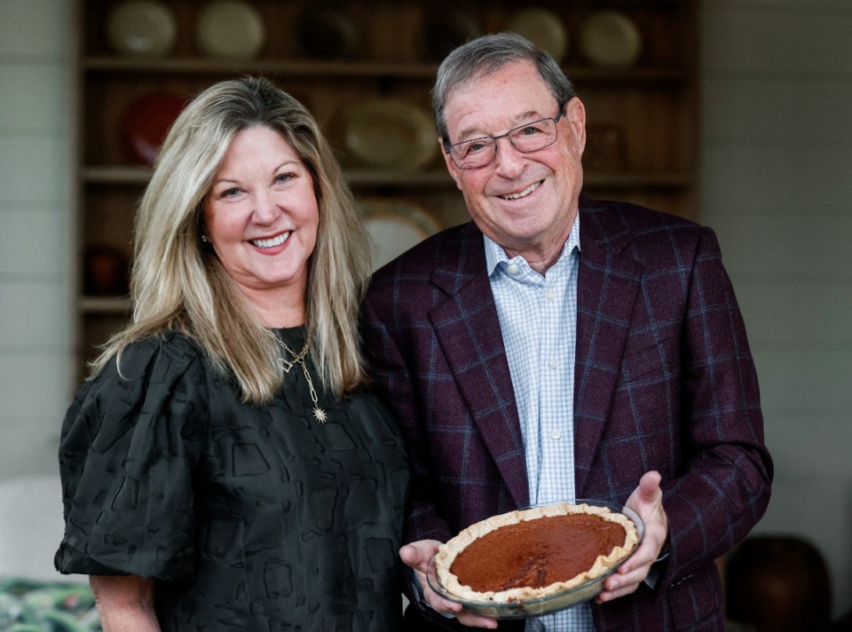 <strong>This file photo of Janet and Art Seessel is a clue for six down in our dessert-related crossword puzzle.</strong> (Mark Weber/The Daily Memphian)