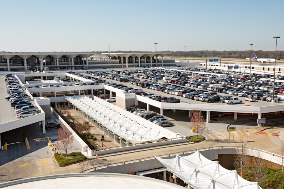 <strong>Memphis International Airport parking lots. An Uber driver was shot in the an airport cell phone lot (not pictured).</strong> (Daily Memphian file)