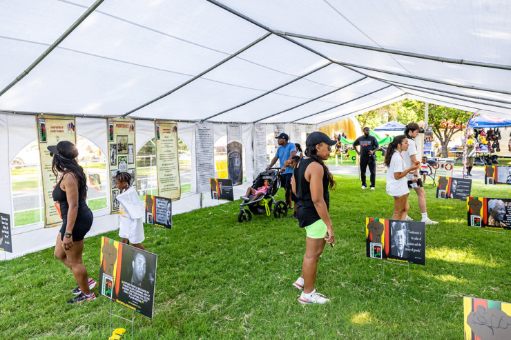 <strong>Festivalgoers view the Juneteenth outside museum June 15.</strong> (Benjamin Naylor/The Daily Memphian)