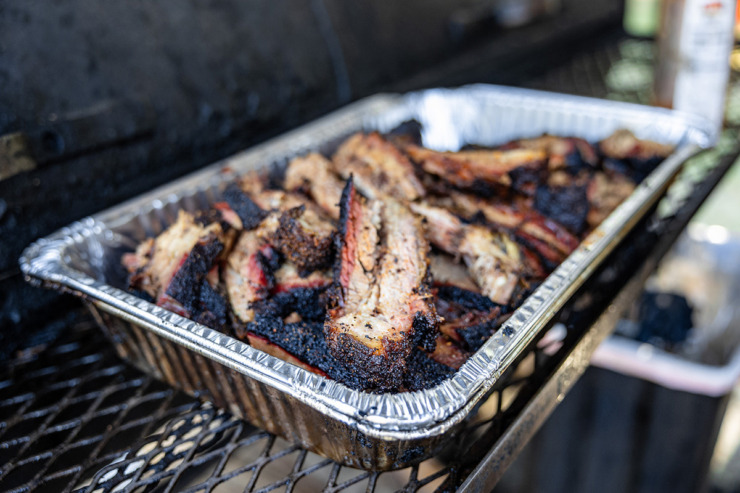 <strong>Champ's Barbecue cooks food during the Juneteenth Festival June 15.</strong> (Benjamin Naylor/The Daily Memphian)