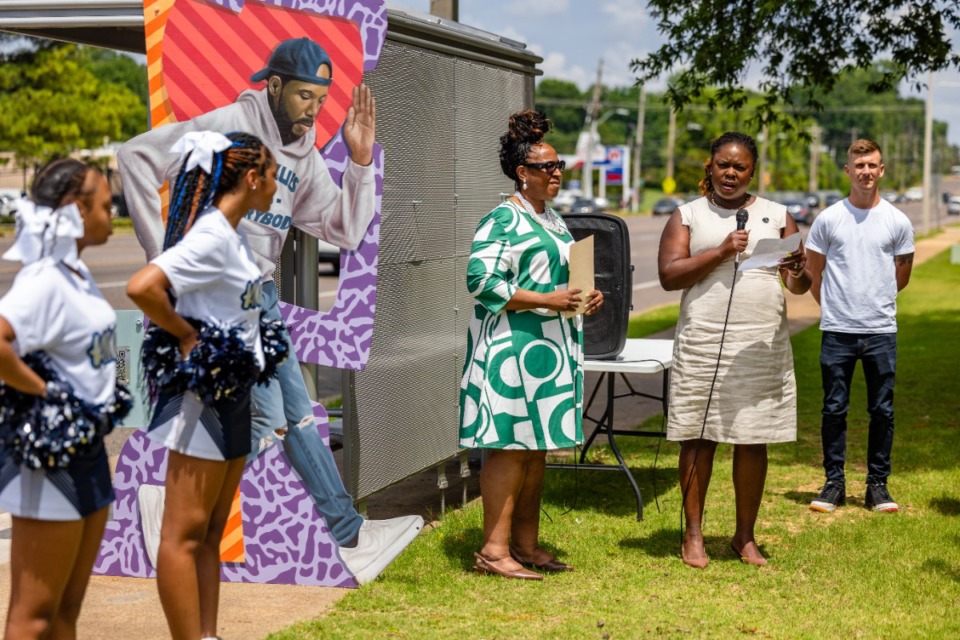 <strong>Power Center Academy principal Terri Gaston speaks during the unveiling of artist Brandon Marshall's bus shelter murals in Hickory Hill.</strong> (Benjamin Naylor/The Daily Memphian)