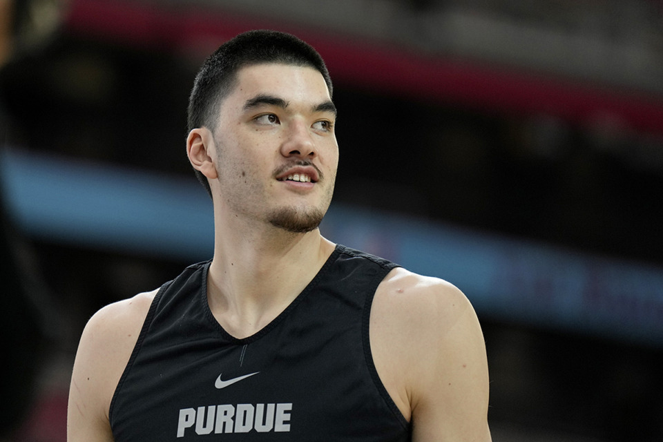 <strong>Purdue center Zach Edey practices ahead of a Final Four college basketball game in the NCAA Tournament, Friday, April 5, 2024, in Glendale, Ariz. The Memphis Grizzlies used their No. 9 NBA Draft pick on Edey Wednesday, June 26.</strong> (Brynn Anderson/AP Photo file)