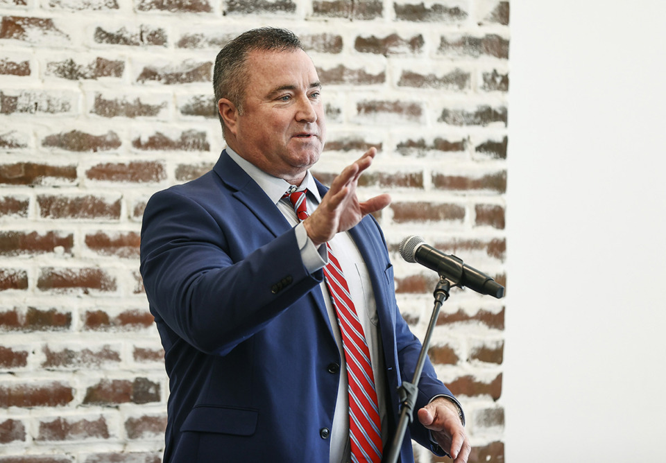 <strong>Arlington Mayor Mike Wissman gives his annual State of the Town address at the monthly Arlington Chamber of Commerce luncheon Feb. 14.</strong> (Mark Weber/The Daily Memphian file)