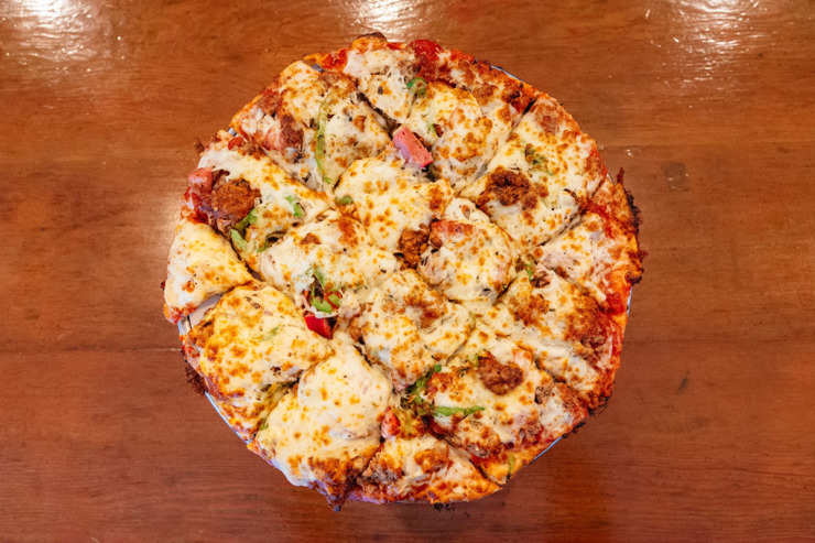 <strong>The Fox Ridge Special pizza is seen from above.</strong> (Benjamin Naylor/The Daily Memphian file)