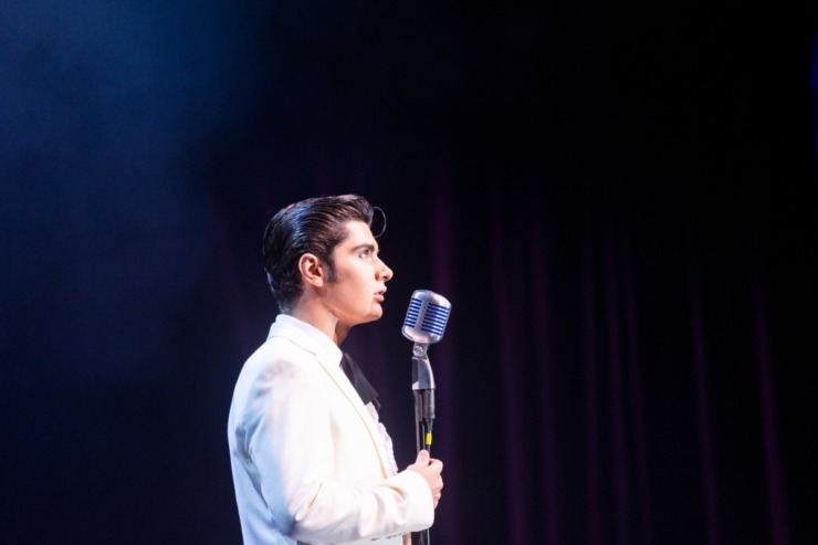 <strong>He looks like the King, but the man at the microphone is Emilio Santoro.</strong>&nbsp;(Brad Vest/The Daily Memphian)