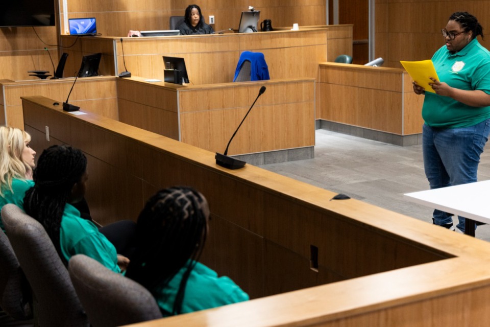 <strong>Melanie Johnson, right, gives closing arguments for the prosecutor during Youth Court at 201 Poplar on Thursday, Aug. 15.</strong>&nbsp;(Brad Vest/Special to The Daily Memphian)&nbsp;