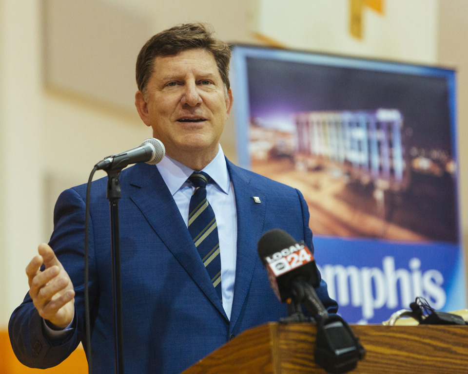 <strong>CEO of Tennessee Valley Authority Jeff Lyash speaks with panel discussing whether or not to sever ties with Memphis Light, Gas and Water at the Whitehaven Community Center.</strong> (The Daily Memphian file)