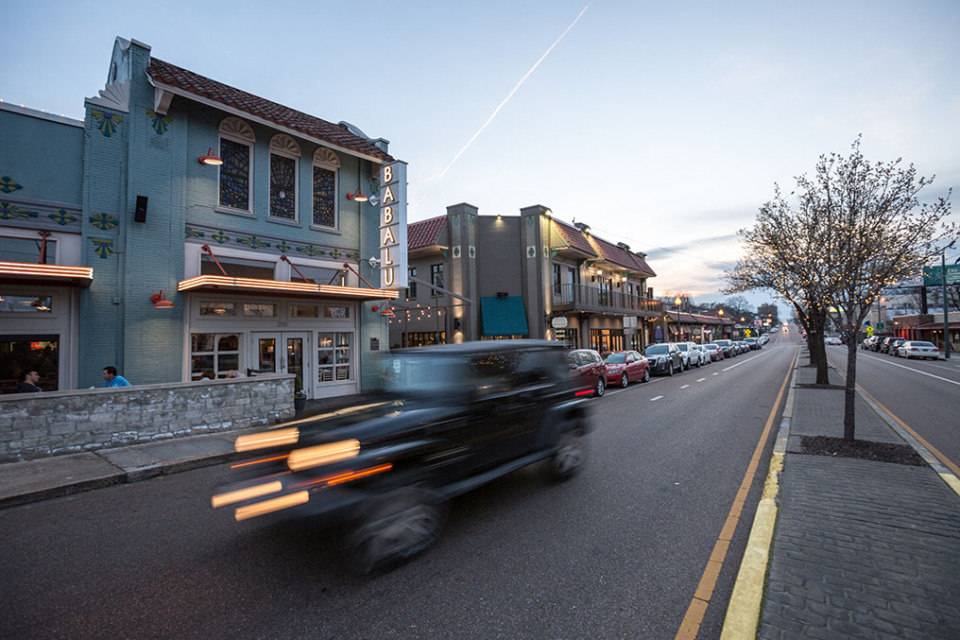 <strong>Overton Square offers shops, live music and restaurants all within walking distance.</strong> (The Daily Memphian file)&nbsp;