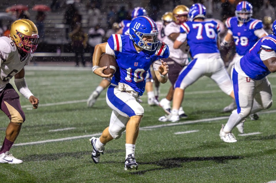 <strong>Brady Hughes #10 of the MUS Owls runs with the ball against the Melrose Wildcats during the first half at Memphis University School in Memphis, TN on Friday, Aug. 30, 2024.</strong> (Wes Hale/Special to The Daily Memphian)