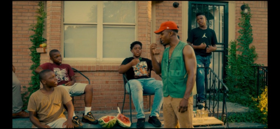 <strong>Bertram Williiams Jr. (center) is featured in the&nbsp;&ldquo;Mama&rsquo;s Sundry&rdquo; documentary, about his social initative of the same name.</strong> (Film still)