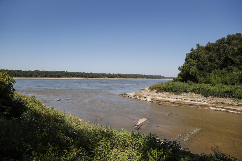 <strong>The low waters of the Mississippi River on Sept. 15, 2023. The river is at -7.8 feet as of September 2024.</strong> (Mark Weber/The Daily Memphian file)&nbsp;