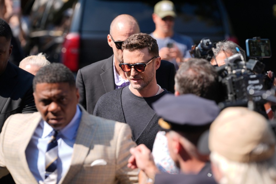 <strong>Justin Timberlake, center, walks into court for a hearing, Friday, Sept. 13, 2024, in Sag Harbor, N.Y.</strong> (Pamela Smith/AP)