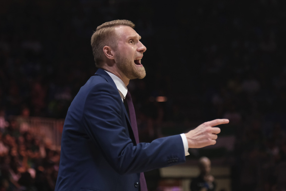 <strong>Telekom Bonn Coach Tuomas IIsalo gestures during the final of the Champions League Final Four Basketball tournament between Telecom Baskets Bonn and Hapoel Bank Yahav Jerusalem in Malaga, Spain, Sunday, May 14, 2023.</strong> (Gregorio Marrero/AP Photo file)