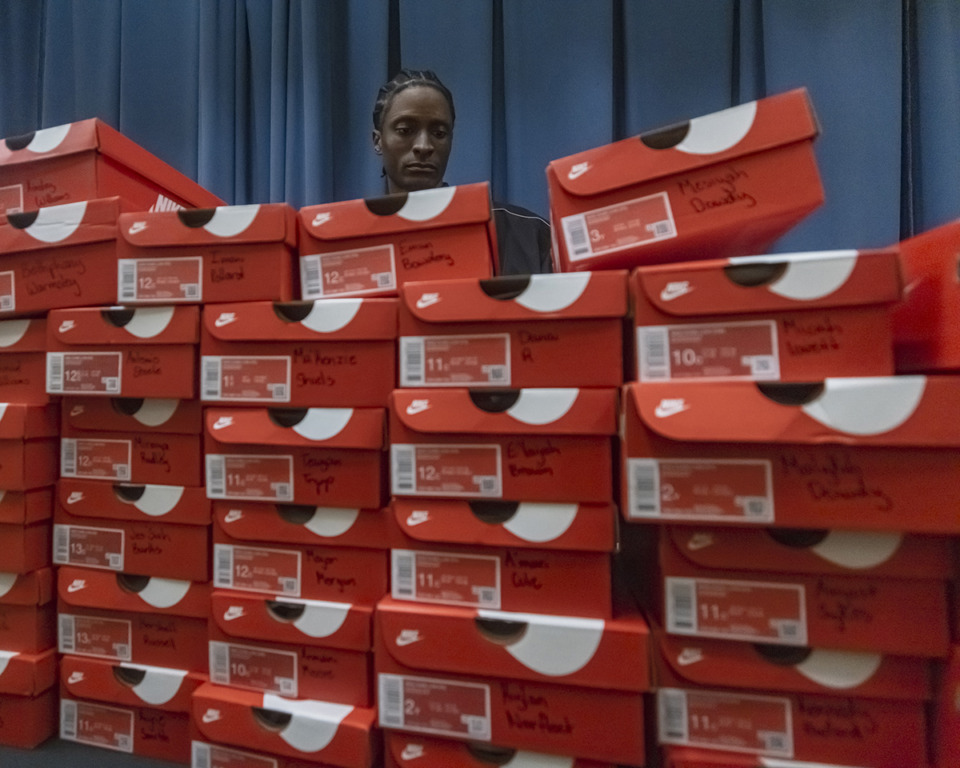 <strong>Delano Elementary School alum Keith Josiah, a visual and music artist, surprises kindergarteners with pair of Nike Dunks Wednesday, Sept. 25, 2024.</strong> (Ziggy Mack/Special to The Daily Memphian)