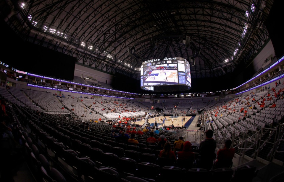 <strong>Memphis plays Houston at Dickies Arena during the first half of an NCAA college basketball game in the semifinal round of the American Athletic Conference men's tournament Saturday, March 13, 2021, in Fort Worth, Texas.</strong> (AP Photo/Ron Jenkins)