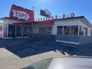 <strong>A fire damaged the Tops Bar-B-Q location on Summer Avenue near National Street early Thursday morning, Oct. 17.</strong> (Jody Callahan/The Daily Memphian)