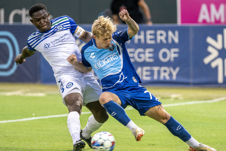 <strong>Memphis 901 FC&rsquo;s Dylan Borczak&rsquo;s 44th-minute goal keeps Memphis in the hunt for a top-four finish and a third consecutive home playoff match. Borczak fights for control of the ball against Hartford&rsquo;s Jordan Scarlett at a Wednesday, Sept. 11, 2024 match at AutoZone Park</strong>. (Greg Campbell/Special for The Daily Memphian file)