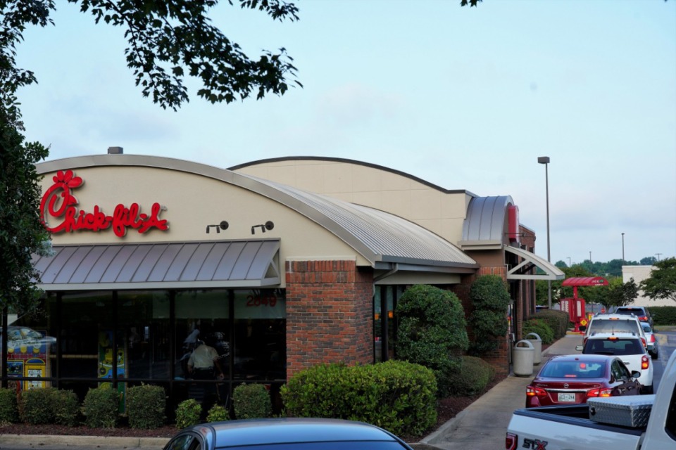 <strong>Breakfast-time customers and their cars jam the existing Chick-fil-A property at 2849 N. Germantown Parkway.</strong> (Tom Bailey/Daily Memphian)