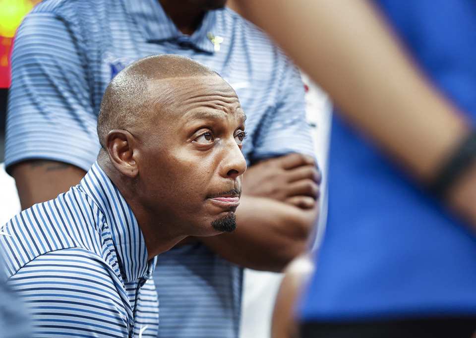 <strong>University of Memphis head coach Penny Hardaway during a break in action against North Carolina on Tuesday, Oct. 15. The Tigers will play Alabama&nbsp;Monday, Oct. 28, at the Von Braun Center&rsquo;s Propst Arena in Huntsville, Alabama.</strong> (Mark Weber/The Daily Memphian)