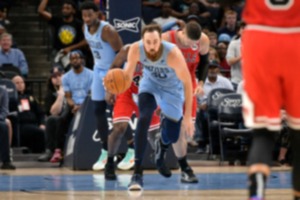 <strong>Memphis Grizzlies center Jay Huff (30) brings the ball upcourt against the Chicago Bulls on Monday, Oct. 28, 2024.</strong> (Brandon Dill/AP)