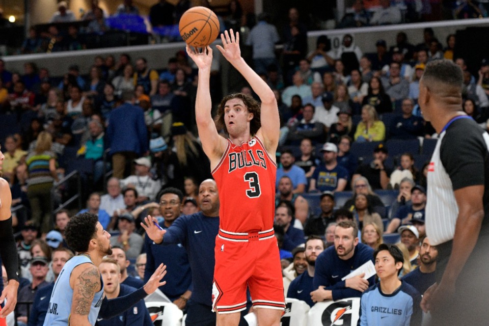 <strong>Chicago Bulls guard Josh Giddey (3) shoots without opposition in the game against the Memphis Grizzlies Monday, Oct. 28, 2024.</strong> (Brandon Dill/AP)