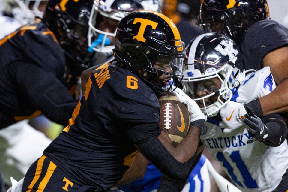 <strong>Tennessee running back Dylan Sampson (6) runs for yardage during the first half of an NCAA college football game against Kentucky, Saturday, Nov. 2, 2024, in Knoxville.</strong> (Wade Payne/AP)