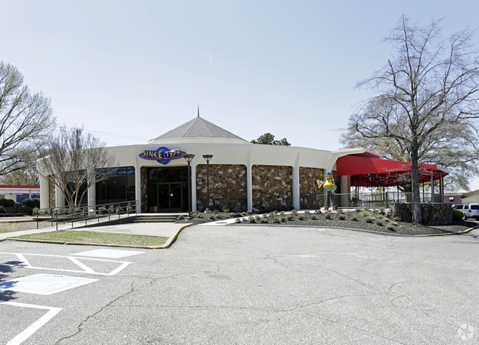 <strong>The Mellow Mushroom restaurant at 5138 Park Ave. was originally built as a bank and later housed AAA.</strong> (The Daily Memphian file)