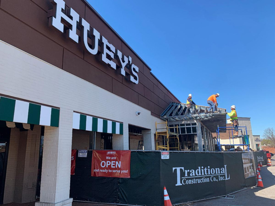 <strong>The Huey&rsquo;s in East Memphis at&nbsp;4872 Poplar Ave. is temporarily closed after a small equipment fire during lunch on Friday, Nov. 15.</strong>&nbsp; (Courtesy Huey's)