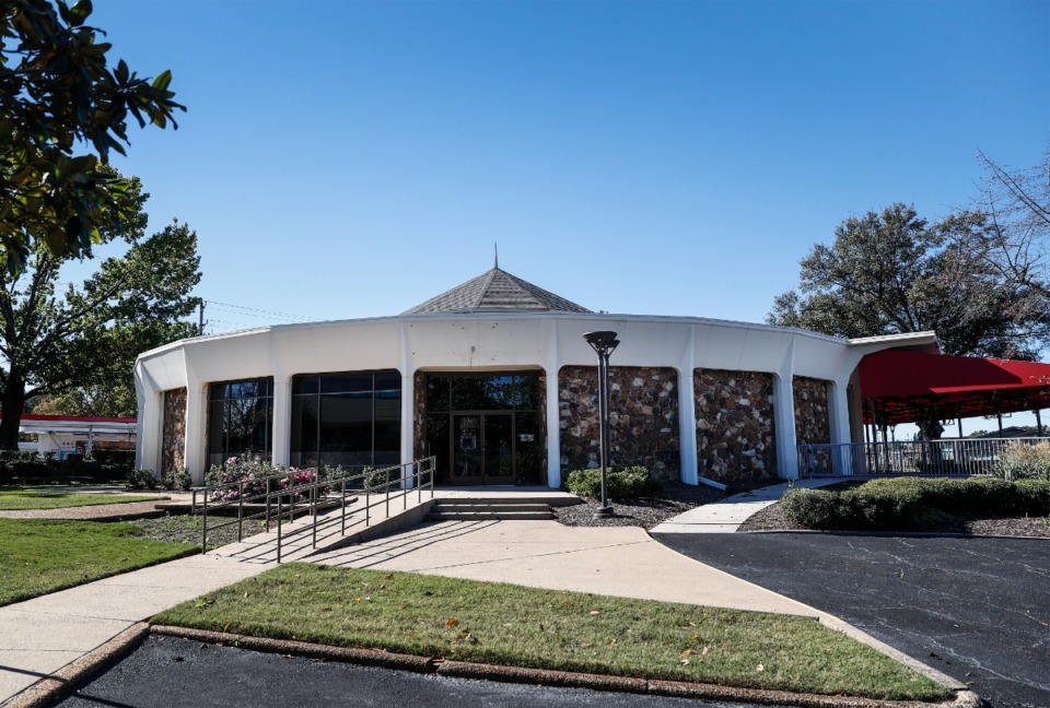 <strong>The circular, stone-stacked building located&nbsp;&nbsp;at 5138 Park Ave. in East Memphis was built in 1965.</strong> (Mark Weber/The Daily Memphian)