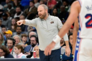 <strong>Memphis Grizzlies head coach Taylor Jenkins calls a play Wednesday, Nov. 20, 2024, in the victory over the Philadelphia 76ers, which made him the franchise&rsquo;s winningest coach.</strong> (Brandon Dill/AP)