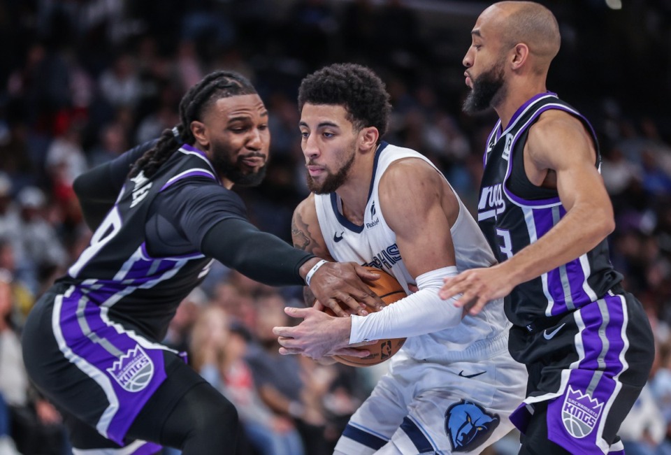 <strong>Memphis Grizzlies guard Scotty Pippen Jr. (1) drives to the basket against the Sacramento Kings Dec. 5, 2024.</strong> (Patrick Lantrip/The Daily Memphian)