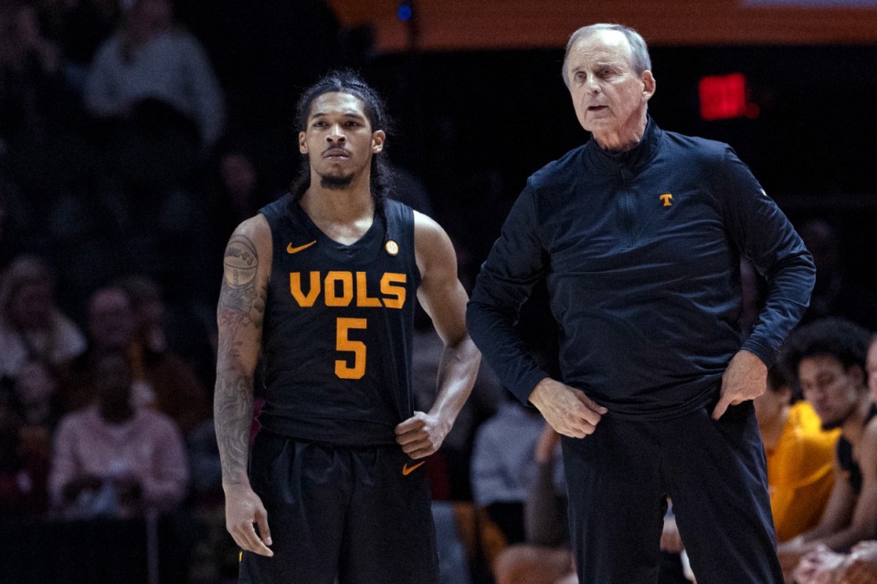 <strong>Tennessee head coach Rick Barnes talks with Zakai Zeigler during the second half of an NCAA college basketball game against Syracuse, Tuesday, Dec. 3, 2024, in Knoxville, Tenn.</strong> (AP Photo/Wade Payne)