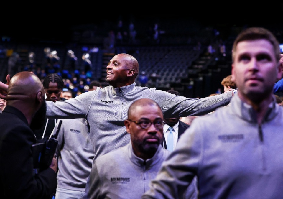 <strong>University of Memphis head coach Penny Hardaway (middle) and his Tigers pulled out a win despite being behind most of the first half.</strong> (Mark Weber/The Daily Memphian file)